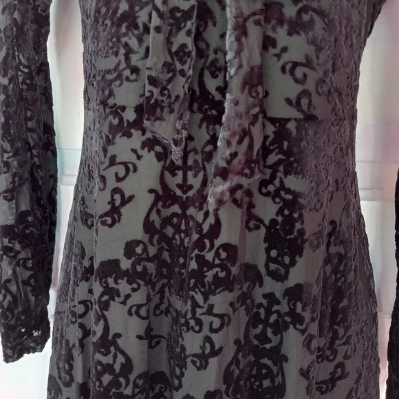 SOLD! Killstar velvet soft Lydia Deets inspired dress w/Victorian skull design - Picture 2 of 13